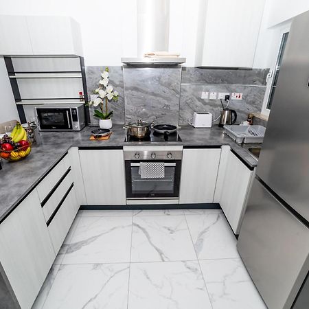 Sea Breeze, Spacious 2-Bedroom Lux Seaside Apartments St. Paul's Bay Ngoại thất bức ảnh