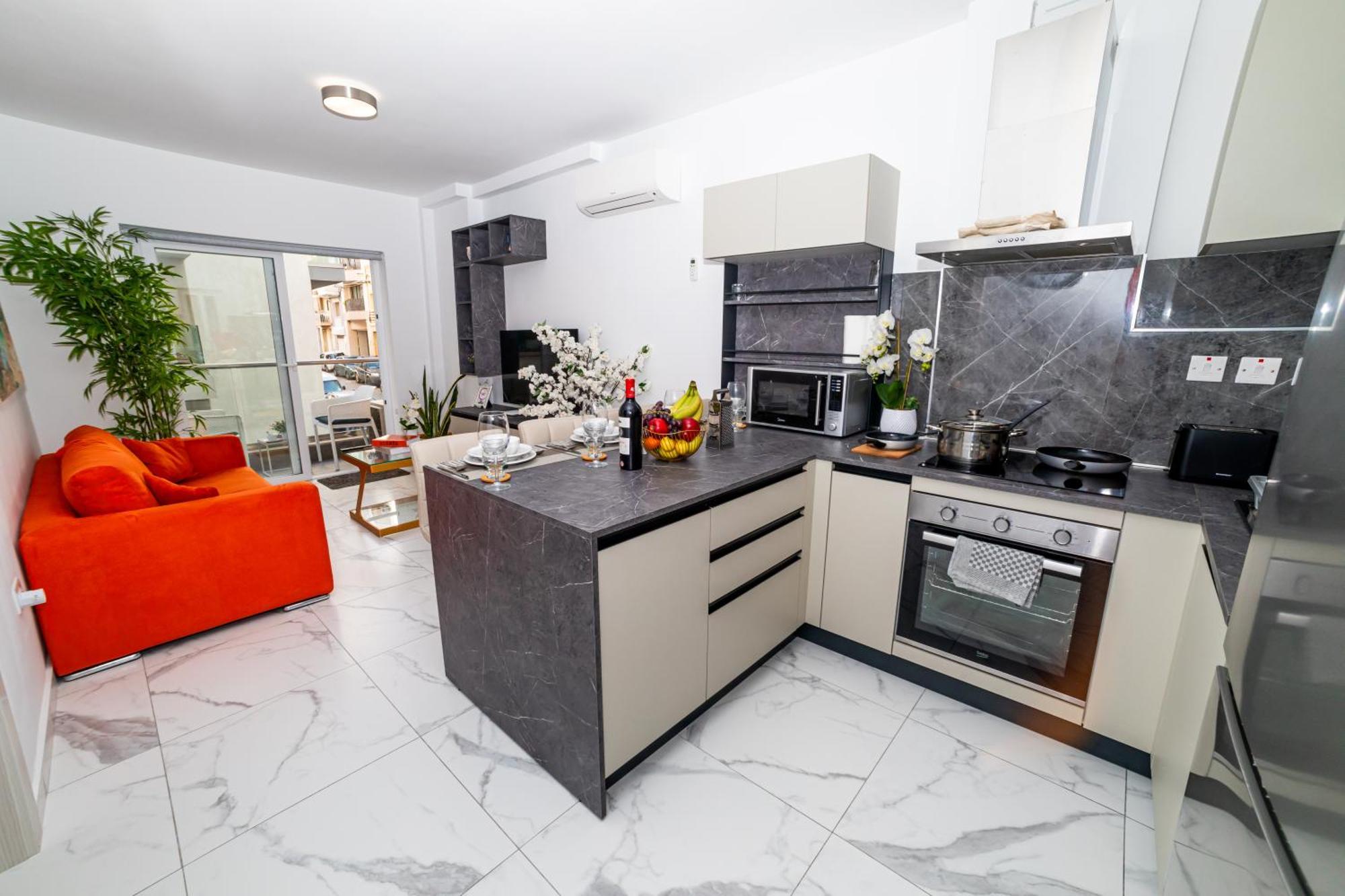 Sea Breeze, Spacious 2-Bedroom Lux Seaside Apartments St. Paul's Bay Ngoại thất bức ảnh